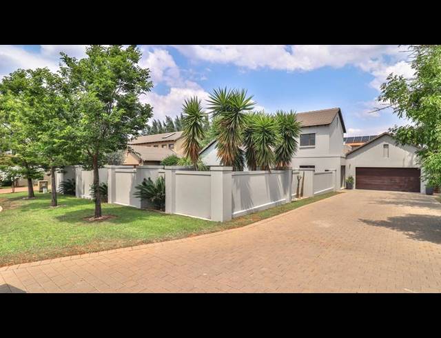 4 BEDROOM HOUSE FOR SALE IN MIDSTREAM HILL